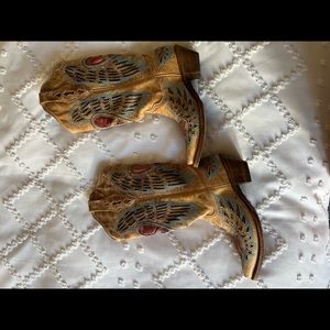 Worn once Corral cowboy boots size 6